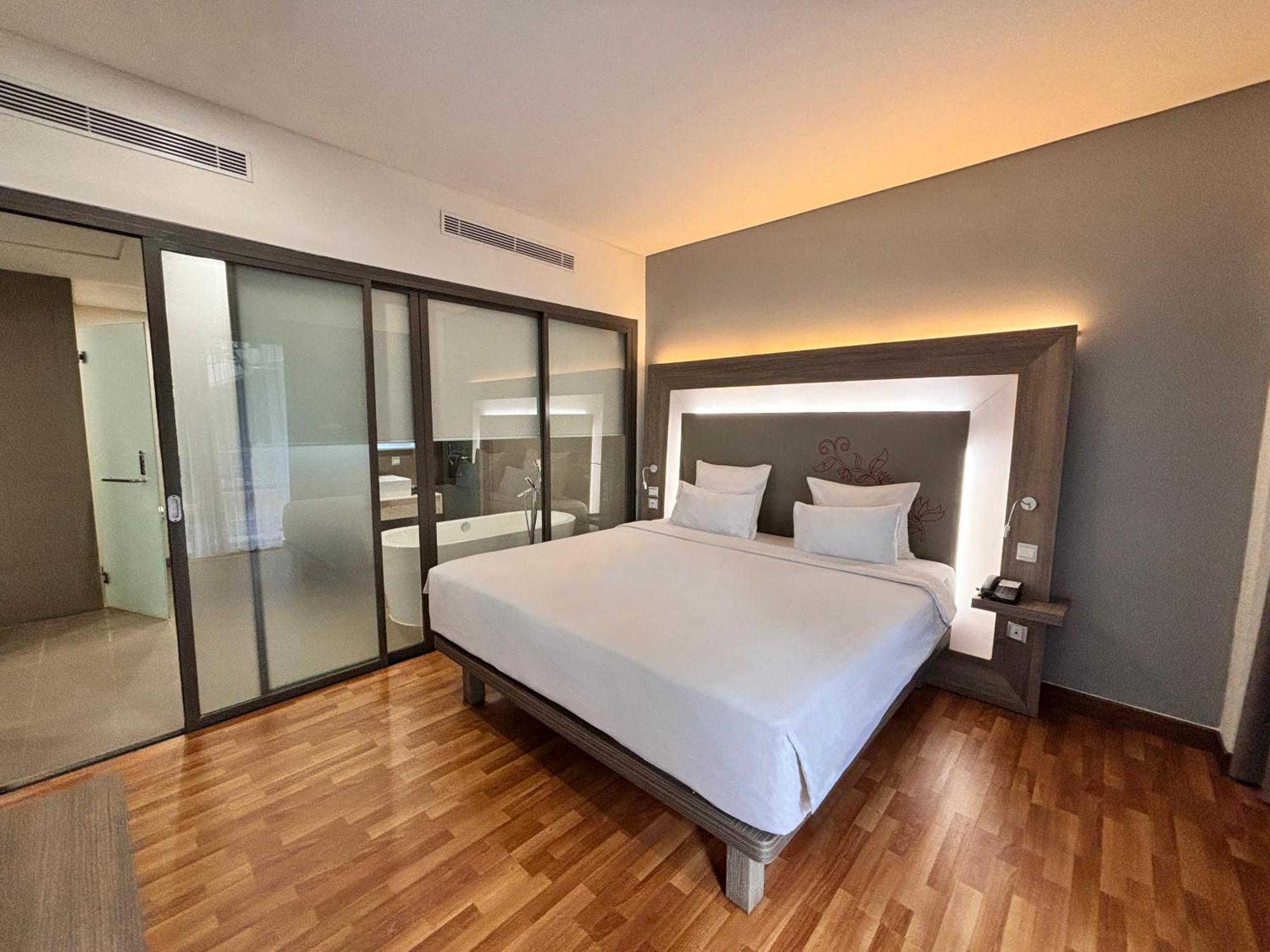 Novotel Banjarmasin Airport Banjarbaru Экстерьер фото