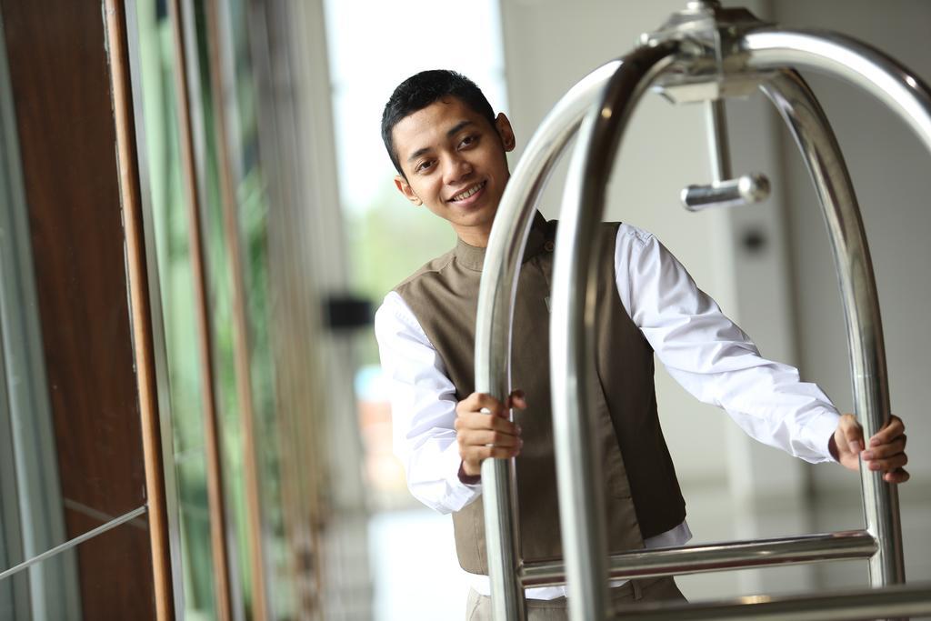 Novotel Banjarmasin Airport Banjarbaru Экстерьер фото