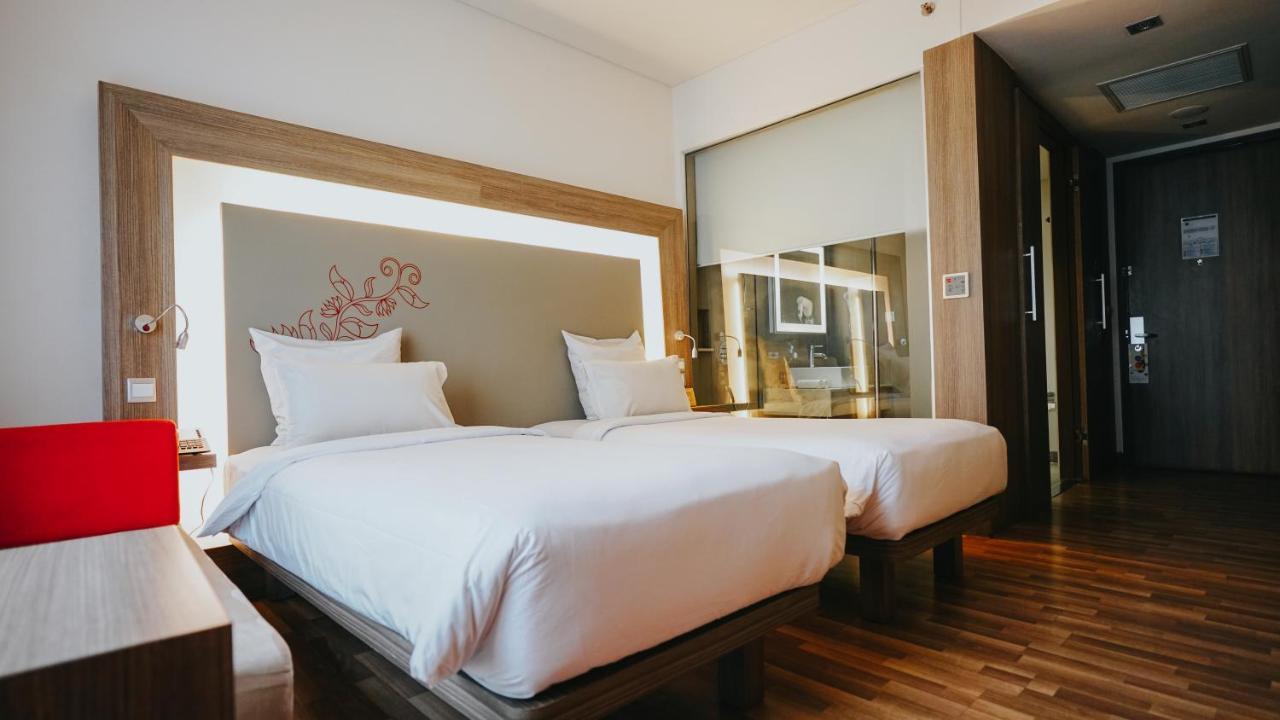 Novotel Banjarmasin Airport Banjarbaru Экстерьер фото