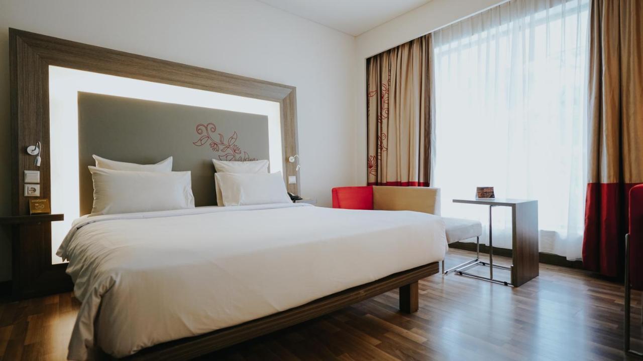 Novotel Banjarmasin Airport Banjarbaru Экстерьер фото